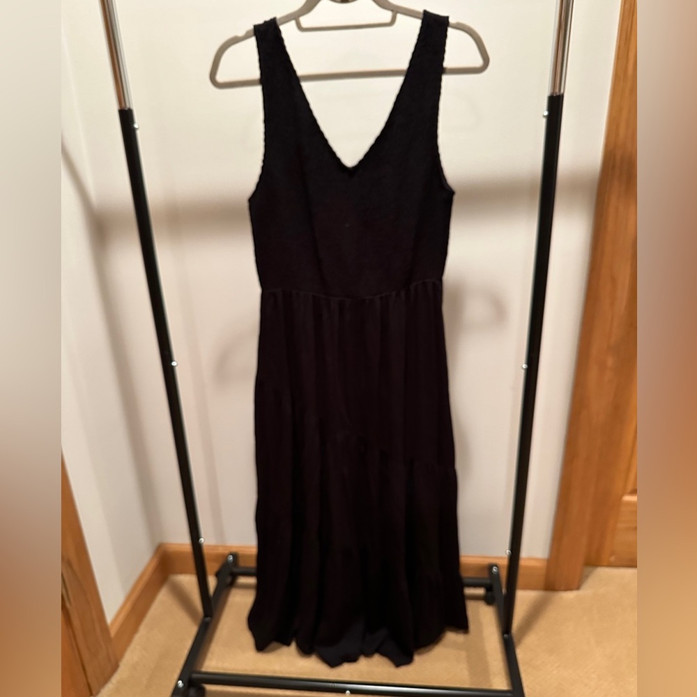 NWOT: Women’s flowy tiered summer dress